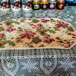 Poinsettia table Placemats (Set of 6)  - 50% Discount - NWOT